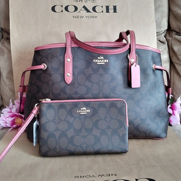 Coach Handbags - SALE 👜  NWT Coach purse bag w/ wallet